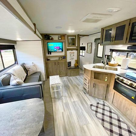 Rv Located On Private Property, Providing Access To The Guadalupe River, Accommodates Up To 5 Guests New Braunfels Eksteriør bilde