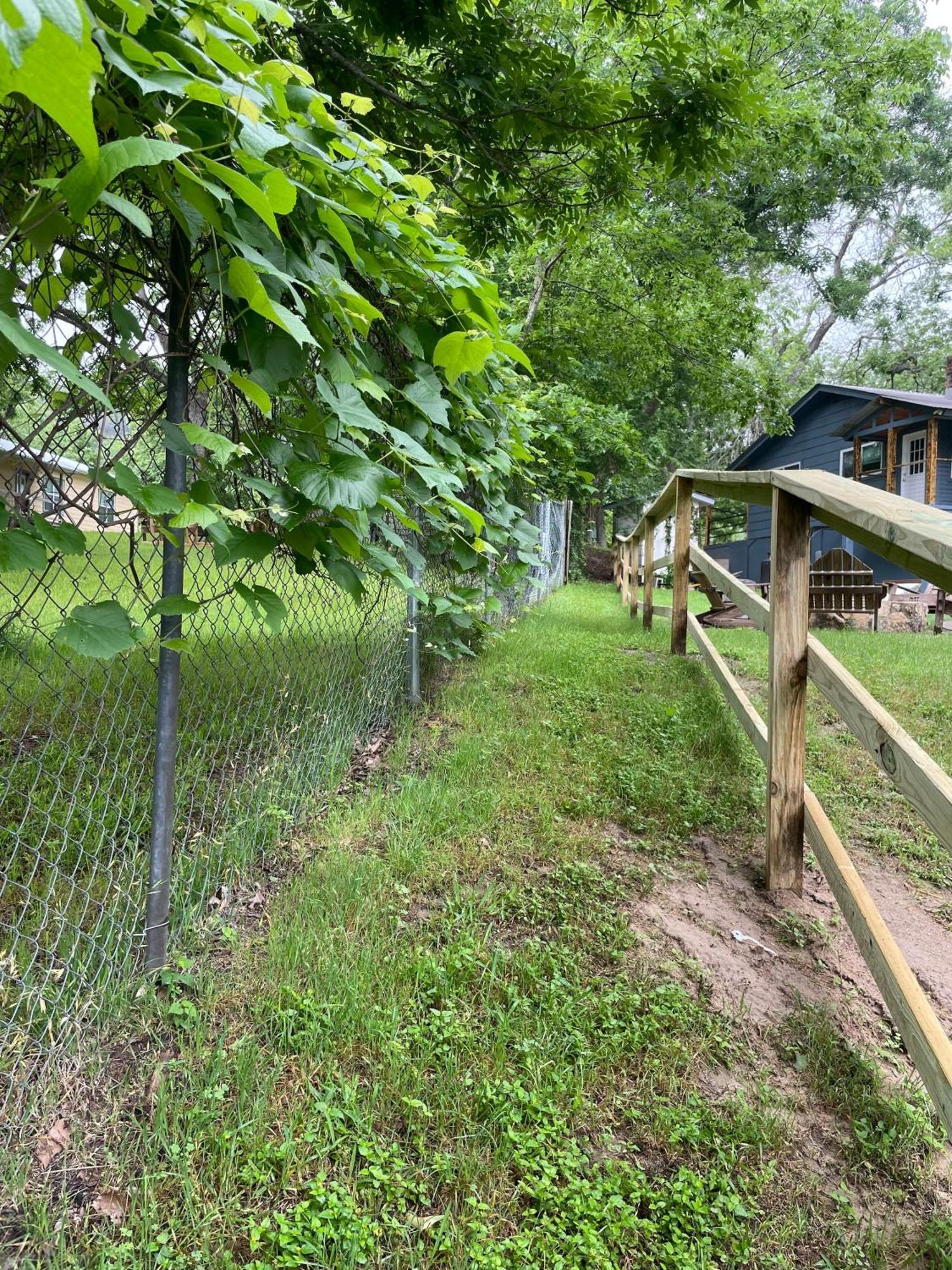 Rv Located On Private Property, Providing Access To The Guadalupe River, Accommodates Up To 5 Guests New Braunfels Eksteriør bilde