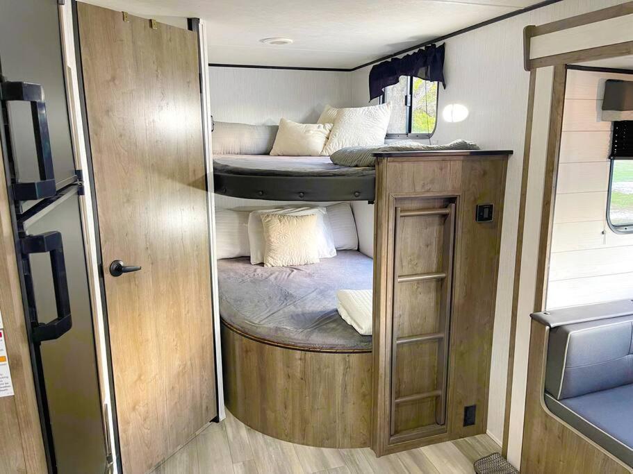 Rv Located On Private Property, Providing Access To The Guadalupe River, Accommodates Up To 5 Guests New Braunfels Eksteriør bilde